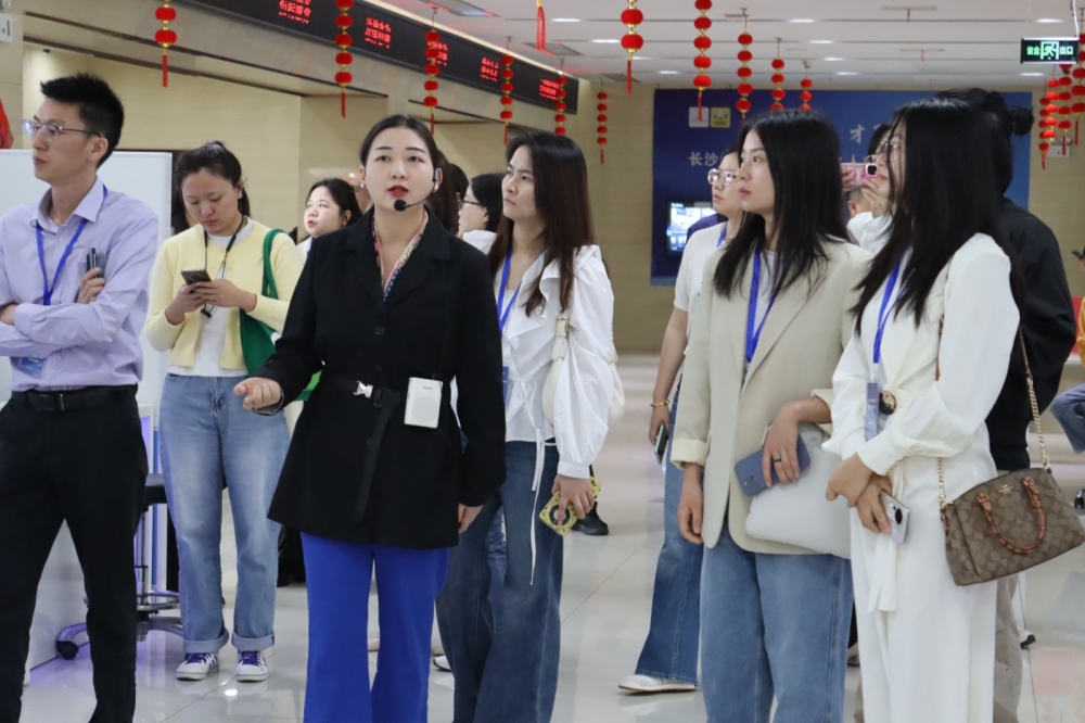 长沙创业孵化基地交流团前来产业园交流学习