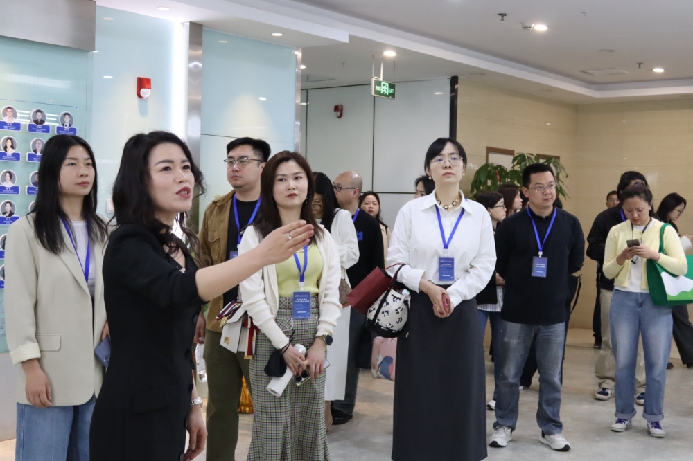 长沙创业孵化基地交流团前来产业园交流学习