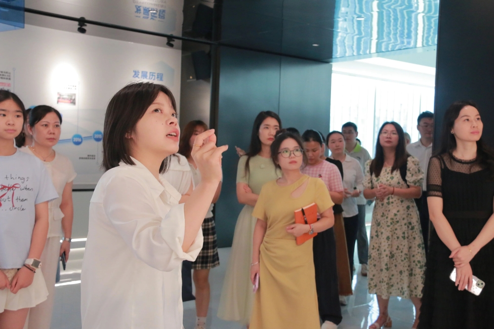 搭建数智转型平台，赋能产业升级——中国长沙人力资源服务产业园经开区园区成功举办“数智化时代下的人力资源转型路径”考察学习活动