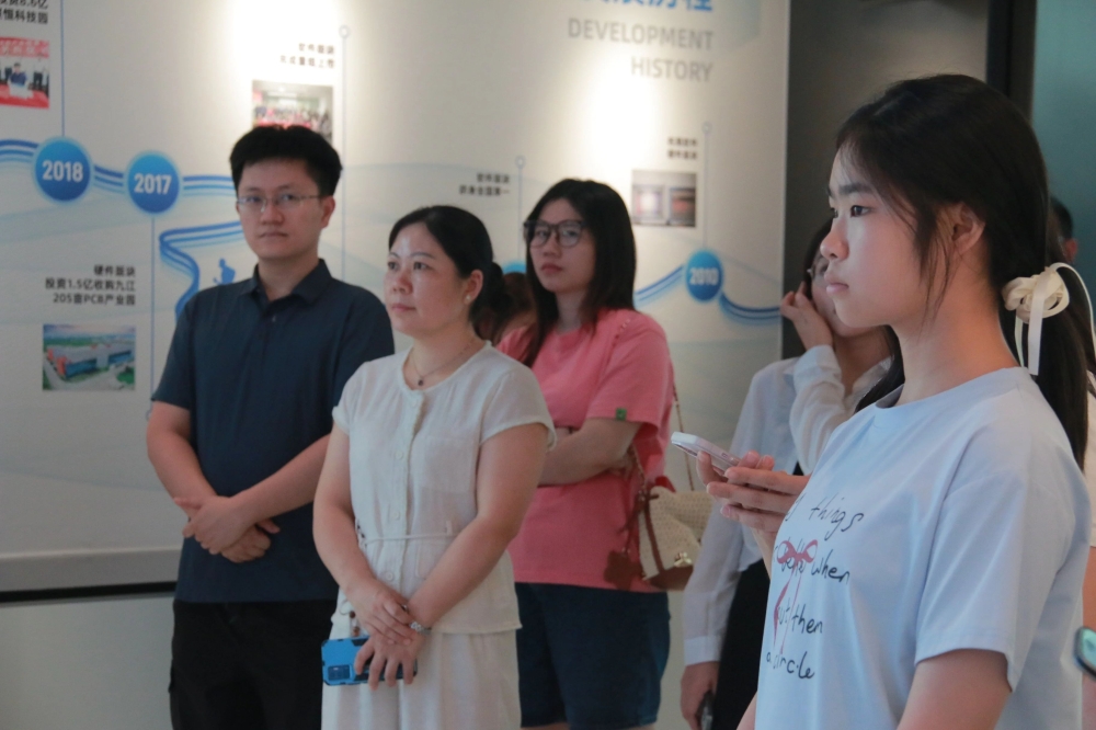 搭建数智转型平台，赋能产业升级——中国长沙人力资源服务产业园经开区园区成功举办“数智化时代下的人力资源转型路径”考察学习活动