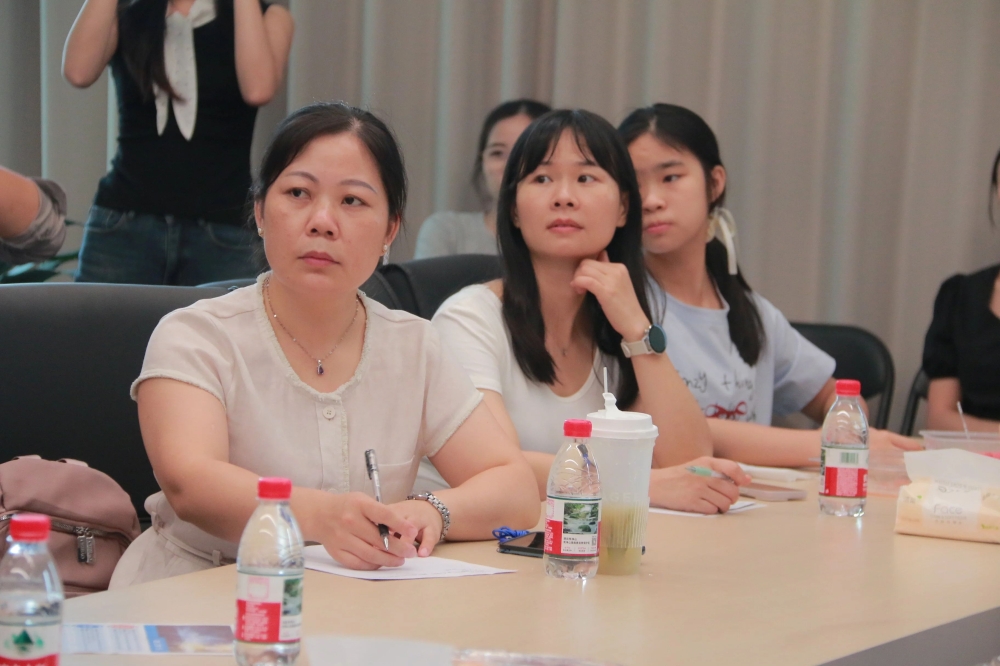 搭建数智转型平台，赋能产业升级——中国长沙人力资源服务产业园经开区园区成功举办“数智化时代下的人力资源转型路径”考察学习活动